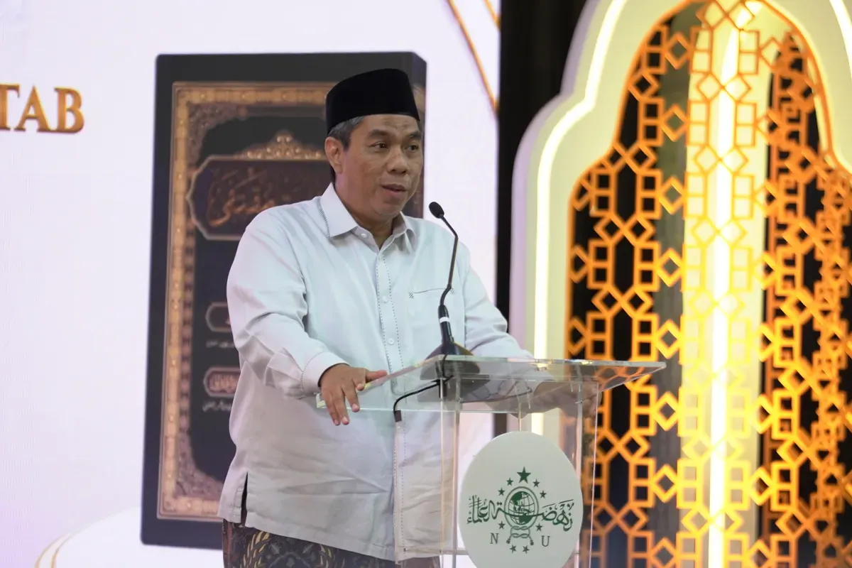 KH Zulfa Mustofa menyampaikan pandangannya terkait bursa calon Ketua Umum PBNU menjelang Muktamar Ke-35 NU usai peluncuran kitab Ithafu Ummati Al Muqtafa di Jakarta. (Sumber: Istimewa)