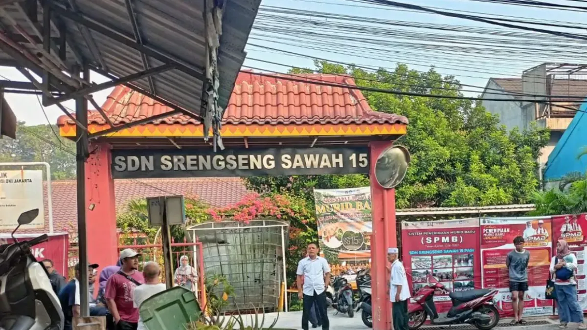 Kegiatan pelaksanaan hari pertama Masa Pengenalan Lingkungan Sekolah (MPLS) di di SDN Srengseng Sawah 15, Jagakarsa, Jakarta Selatan, Senin, 13 Juli 2026 terganggu akibat teror bom. (Sumber: Polsek Jagakarsa)