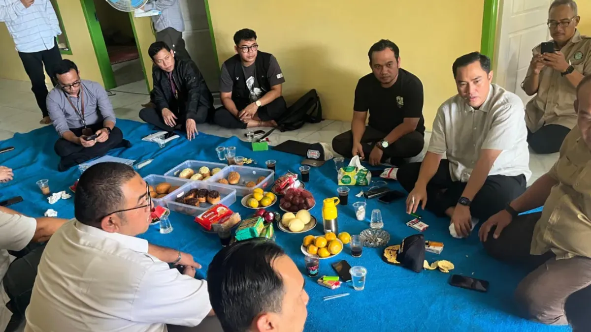 Anggota DPRD Provinsi Jawa Barat dari Fraksi Partai Gerindra, Abdul Karim, saat kegiatan Reses Konvensional yang digelar di Desa Limbangansari, Kecamatan Cianjur, Kabupaten Cianjur. (Sumber: Istimewa)