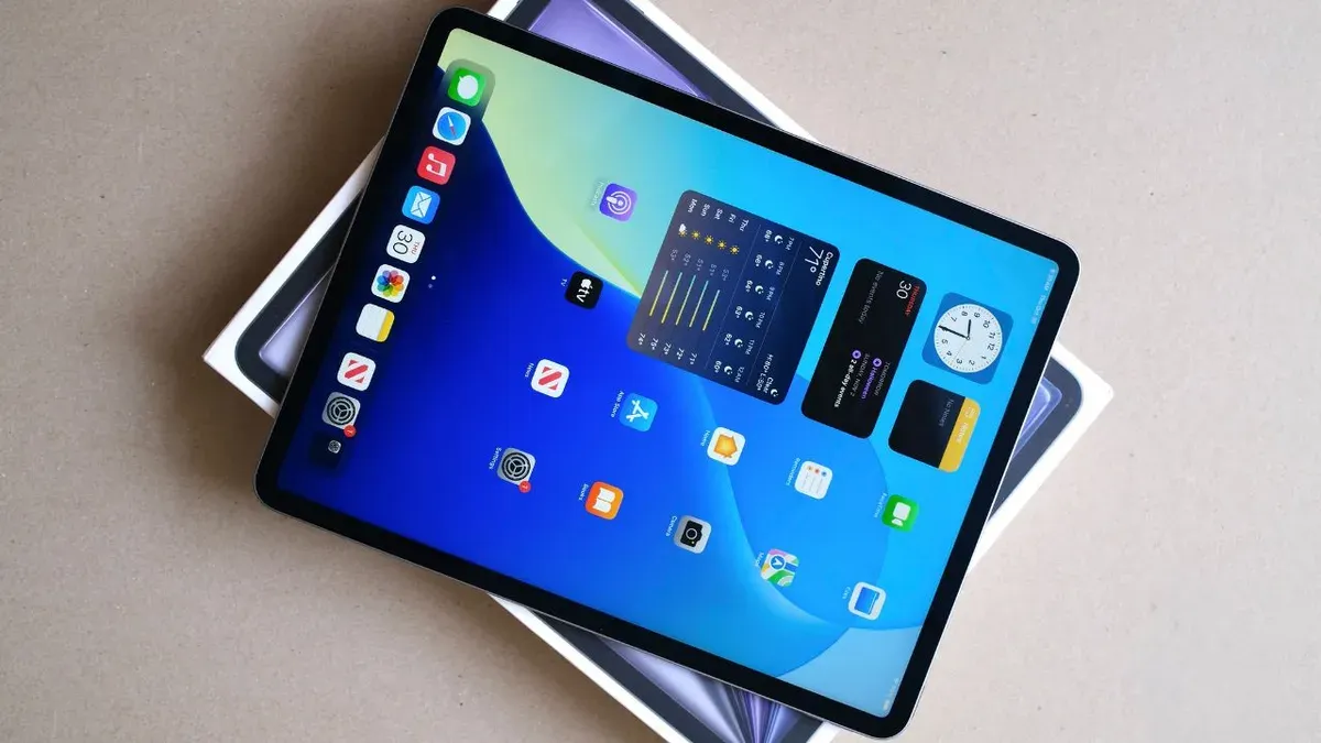 Tablet paling worth it salah satunya iPad Air M2. (Sumber: X/@bhaguz_403)