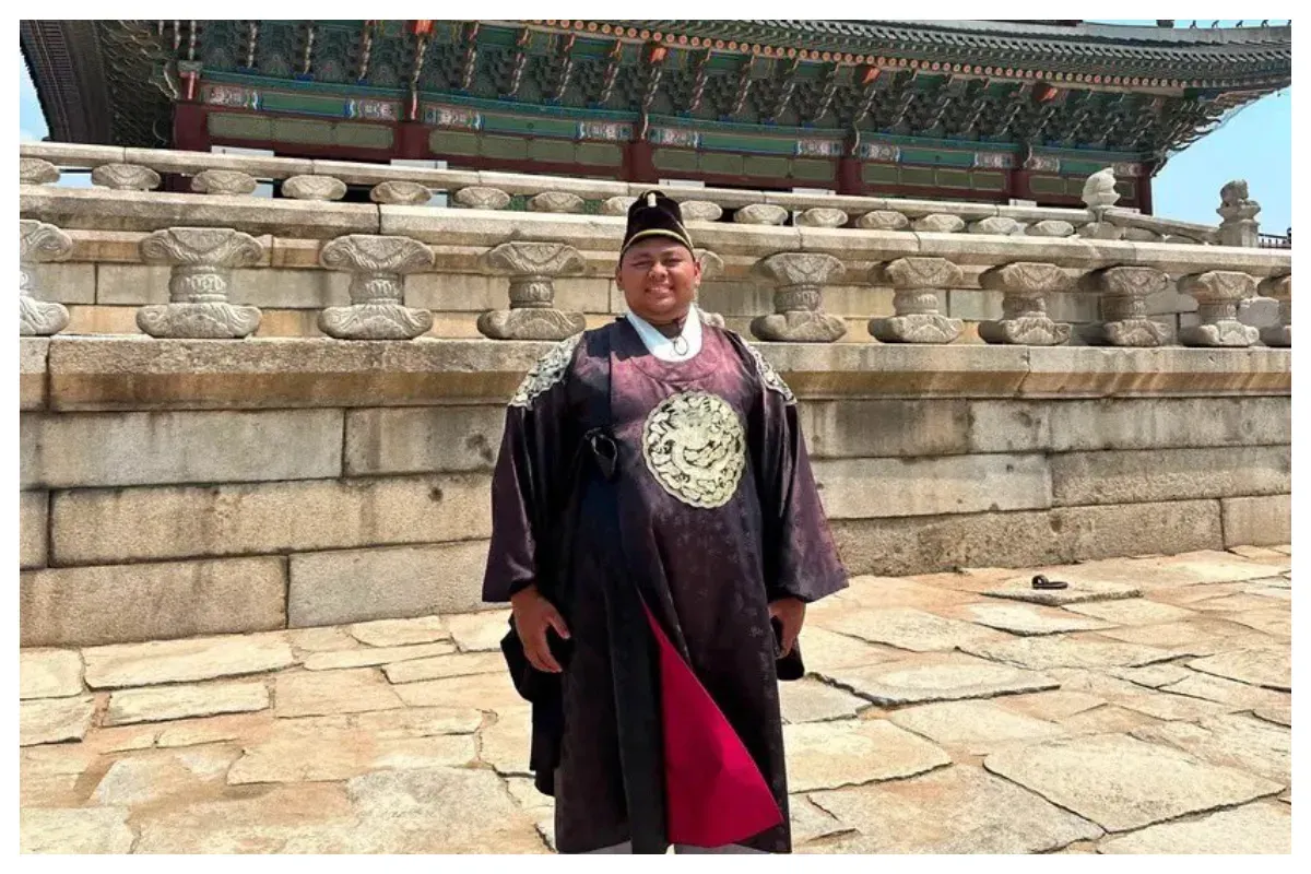 Femas Yani Arianto yang tengah menjadi sorotan usai diduga memisahkan diri dari rombongan wisata saat mengikuti perjalanan ke Korea Selatan bersama agensi travel Berani Backpacker. (Sumber: X/@LambeSahamjja)