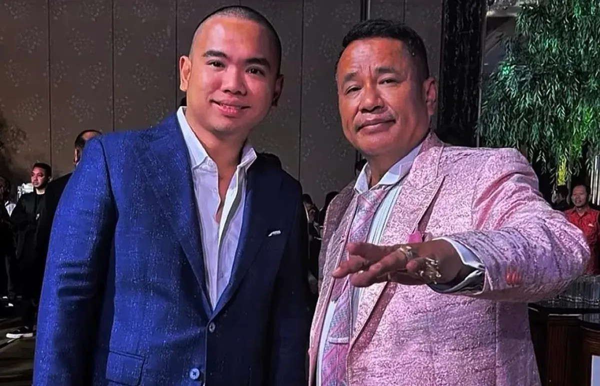 Pengacara kondang Hotman Paris Hutapea dan putranya, Frank Alexander Hutapea (Sumber: Instagram/@frankalexand3r)