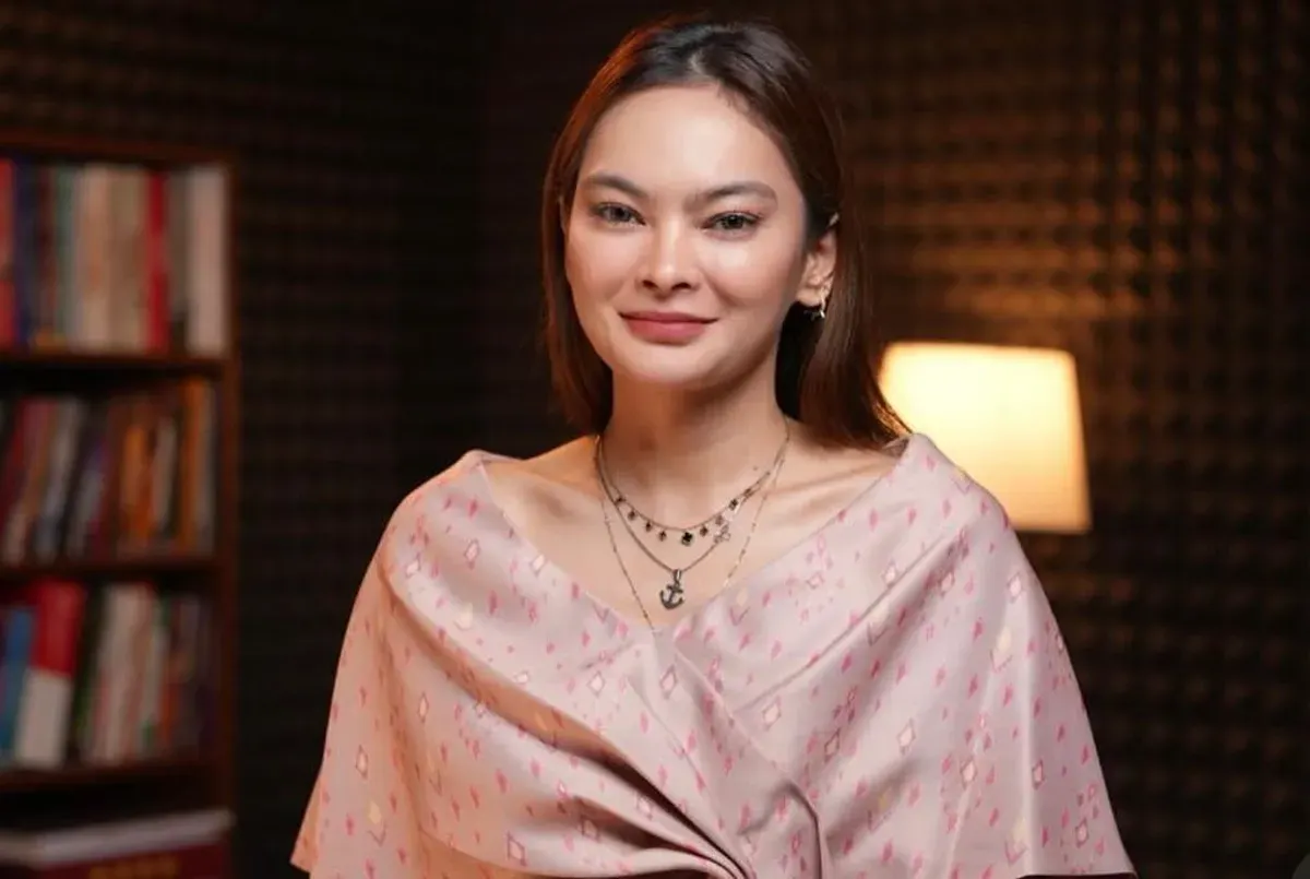 Tenaga Ahli Utama di Kantor Staf Presiden (KSP) Ulta Levenia Nababan yang viral usai menyindir Wakil Ketua Badan Eksekutif Mahasiswa Universitas Indonesia (BEM UI), Fatimah Azzahra. (Sumber: Instagram/@leveenia)