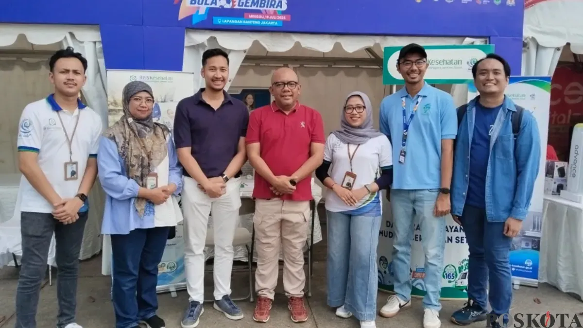 Direktur Kepesertaan Akmal Budi Yulianto (tengah) ajak masyarakat untuk cegah Sadikin sejak dini di Lapangan Banteng, Minggu, 19 Juli 2026. (Sumber: Poskota/ Heri Effendi)