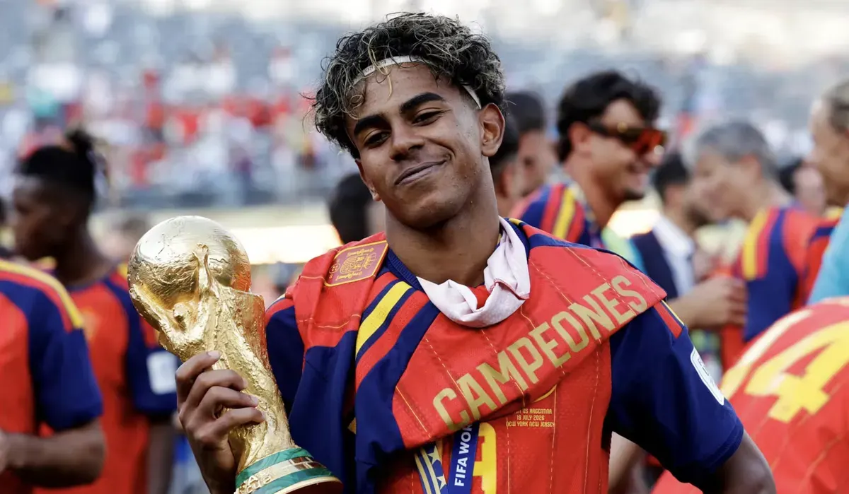 Lamine Yamal menjadi salah satu pemain muda yang paling mendapat perhatian setelah tampil menonjol bersama Barcelona dan tim nasional Spanyol. (Sumber: FIFA)