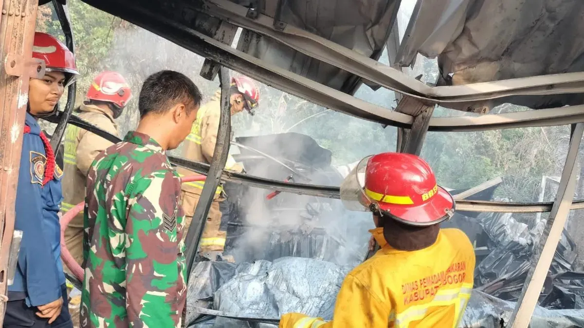 Bengkel aksesoris motor di Desa Tajurhalang, Kabupaten Bogor, terbakar, Senin, 20 Juli 2026. (Sumber: Dok. Polsek Tajurhalan)