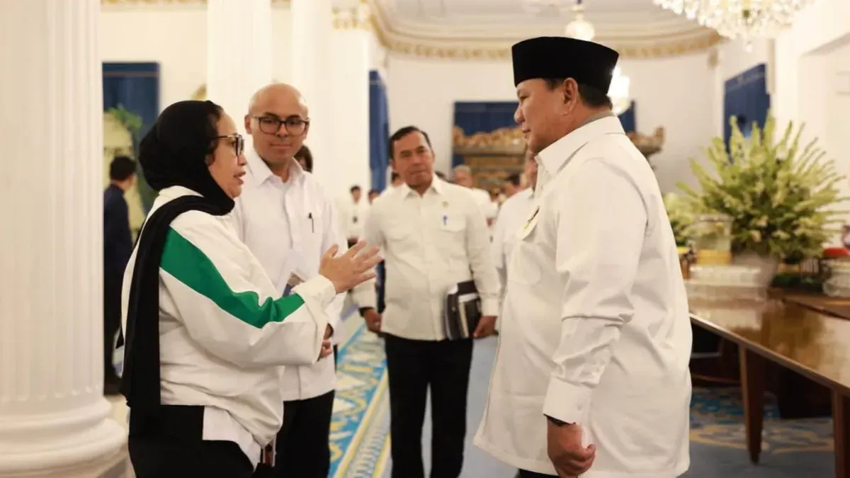 Kepala Badan Gizi Nasional (BGN) Nanik Sudaryati Deyang (kiri) bersama Presiden Prabowo Subianto (kanan). (Sumber: Istimewa)