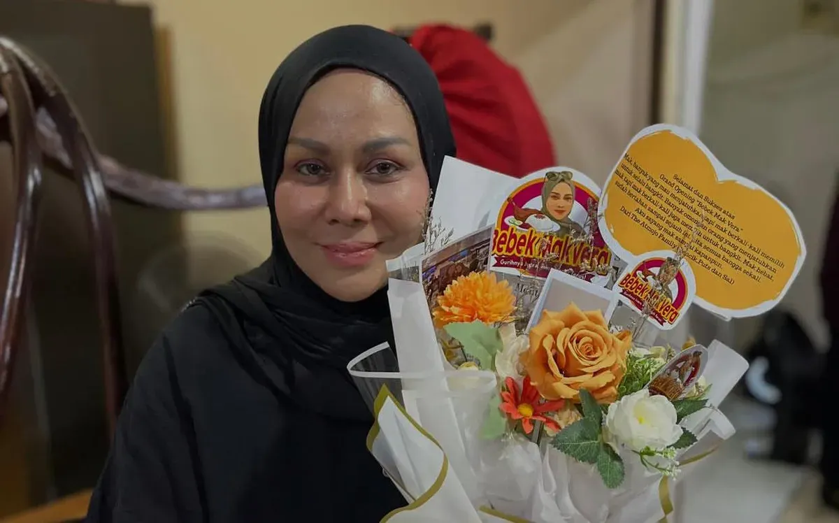Eks manajer mendiang Olga Syahputra, Vera Zanobia alias Mak Vera. (Sumber: Instagram/@makverazanobia)