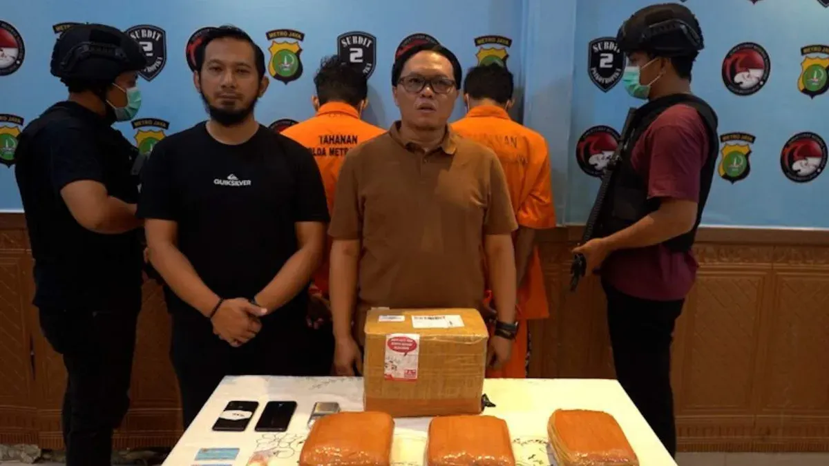 Direktorat Reserse Narkoba Polda Metro Jaya menangkap dua pengedar narkoba jenis ganja di Larangan Utara, Kota Tangerang. (Sumber: Dok. Istimewa)