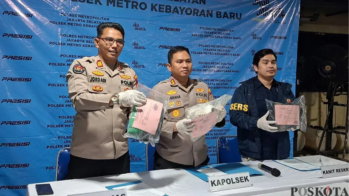 Gelar perkara kasus pencurian sepatu berantai di Mapolsek Metro Kebayoran Baru, Rabu, 22 Juli 2026. (Sumber: Poskota/Angga Pahlevi)