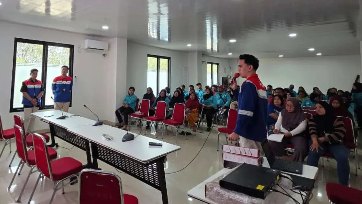 PGN Area Jakarta memberikan edukasi penggunaan gas bumi yang aman di Rusunawa Marunda, Kelurahan Marunda, Kecamatan Cilincing, Jakarta Utara. (Sumber: Dok. Istimewa)