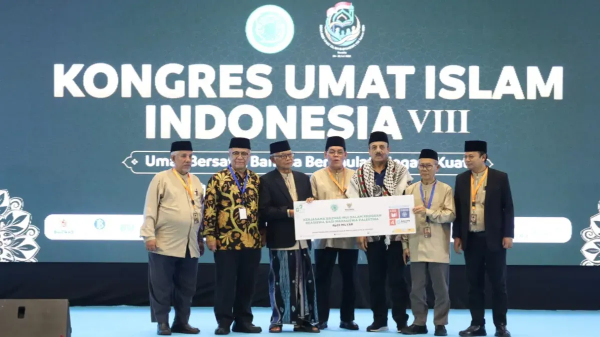 Penyaluran beasiswa oleh Baznas RI bagi mahasiswa Palestina yang ada di Indonesia. (Sumber: Istimewa)