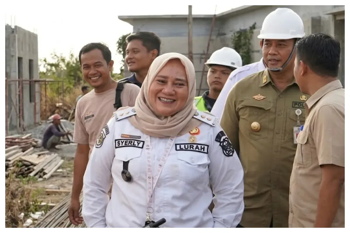 Lurah Paya Pasir, Kota Medan, Syerly, yang viral karena celetukkannya ke warga. (Sumber: X/@doiiva)