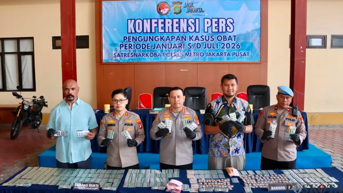 Polres Metro Jakarta Pusat mengungkap 68 kasus, menangkap 92 tersangka dan menyita sebanyak 118.494 butir obat keras dari Januari - Juli 2026. (Sumber: Poskota/Ali Mansur)