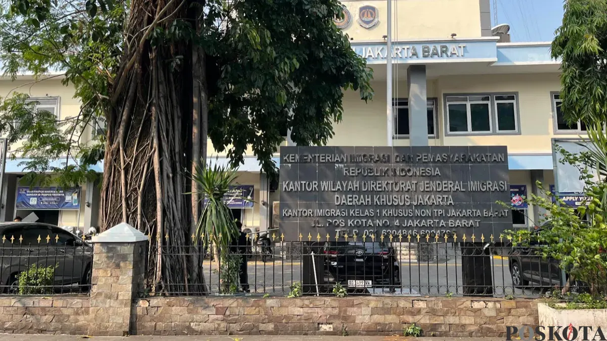 Pengawasan di Kantor Imigrasi Kelas 1 Non TPI Jakarta Barat yang berada di Kecamatan Tamansari, diperketat usai adanya operasi tangkap tangan (OTT) yang dilakukan Komisi Pemberantasan Korupsi (KPK), Rabu, 3 Juni 2026. (Sumber: Poskota/Pandi Ramedhan)