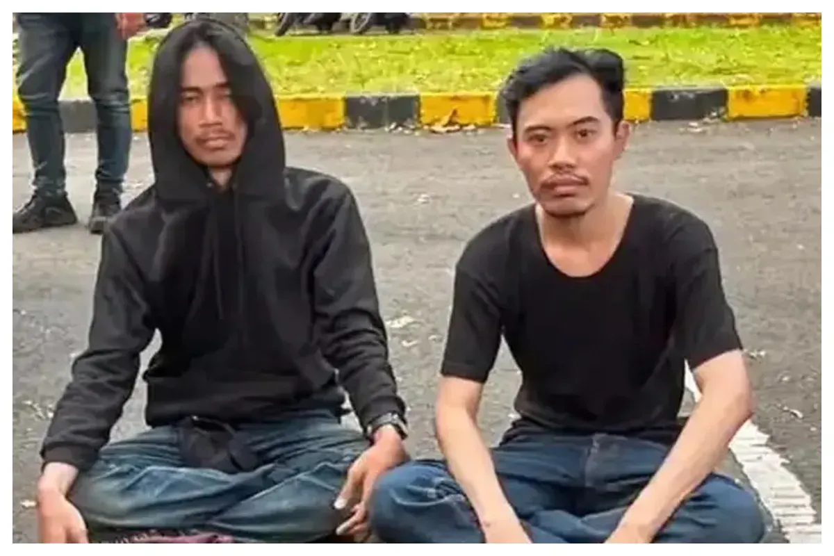 Sosok pria berinisial ANH (24) tengah disorot usai ditetapkan sebagai tersangka dalam kasus kepemilikan bahan berbahaya yang diduga berupa bom molotov saat aksi unjuk rasa mahasiswa di DPR RI. (Sumber: X/@fuhrerniq)