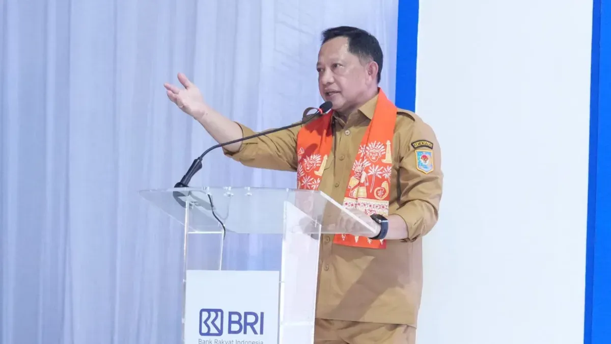 Mendagri Tito Karnavian dalam acara Sosialisasi Kolaborasi Program Pembiayaan Perumahan dan Pemberdayaan Ekonomi Rakyat di Lapangan Persima, Kecamatan Tambora, Jakarta Barat, Senin, 15 Juni 2026. (Sumber: Dok. Kemendagri)