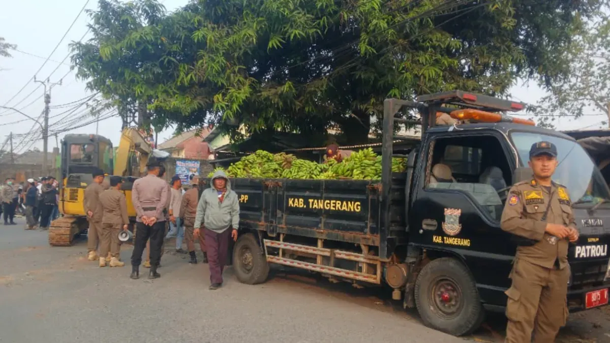 Penertiban pedagang di Kabupaten Tangerang. (Sumber: Istimewa)