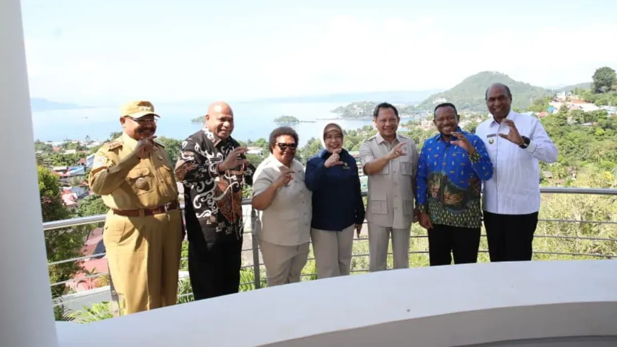 Pertemuan Kemendagri dengan seluruh gubernur/wakil gubernur se-Tanah Papua di Gedung Negara Papua, Kota Jayapura, Senin, 22 Juni 2026. (Sumber: Dok. Kemendagri)