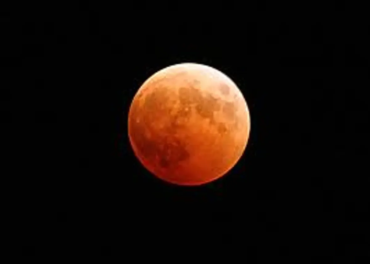Gerhana Bulan Total yang diperkirakan terjadi pada 3 Maret 2026 dapat diamati dari seluruh wilayah Indonesia saat kondisi langit cerah. (Sumber: Wilkimedia Commons)
