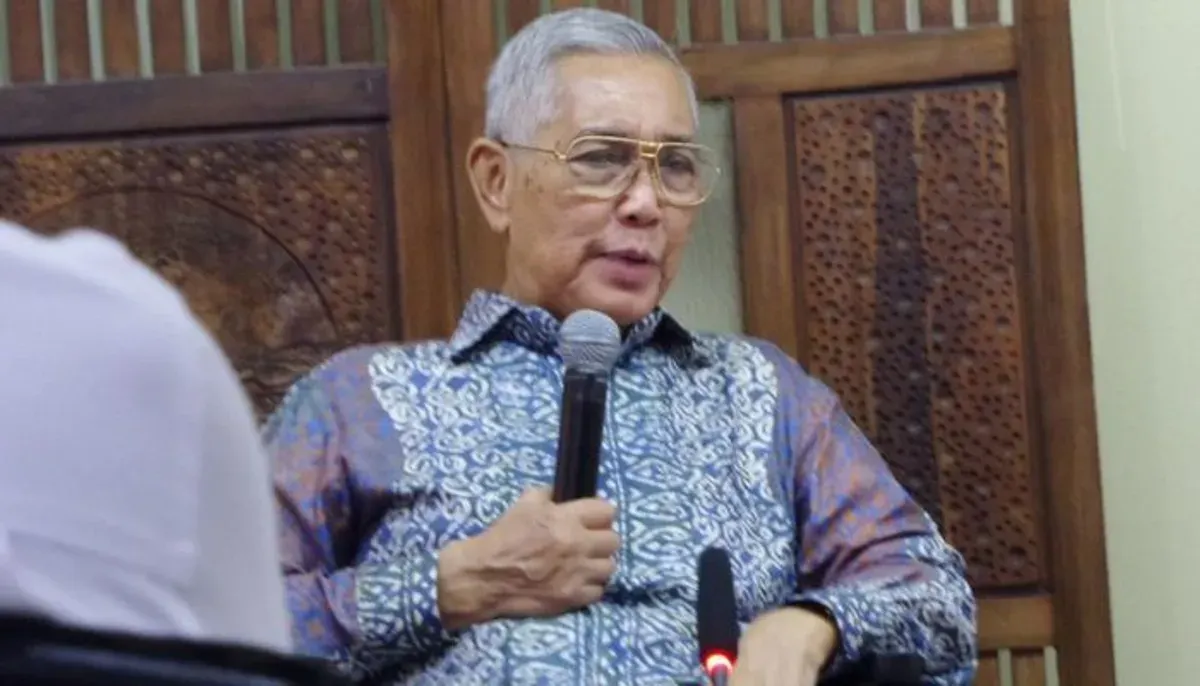 Profil lengkap mantan Wakil Presiden ke-6, Try Sutrisno, penyebab meninggal, jumlah anak, perjalanan karier militer. (Sumber: X/@MurtadhaOne1)