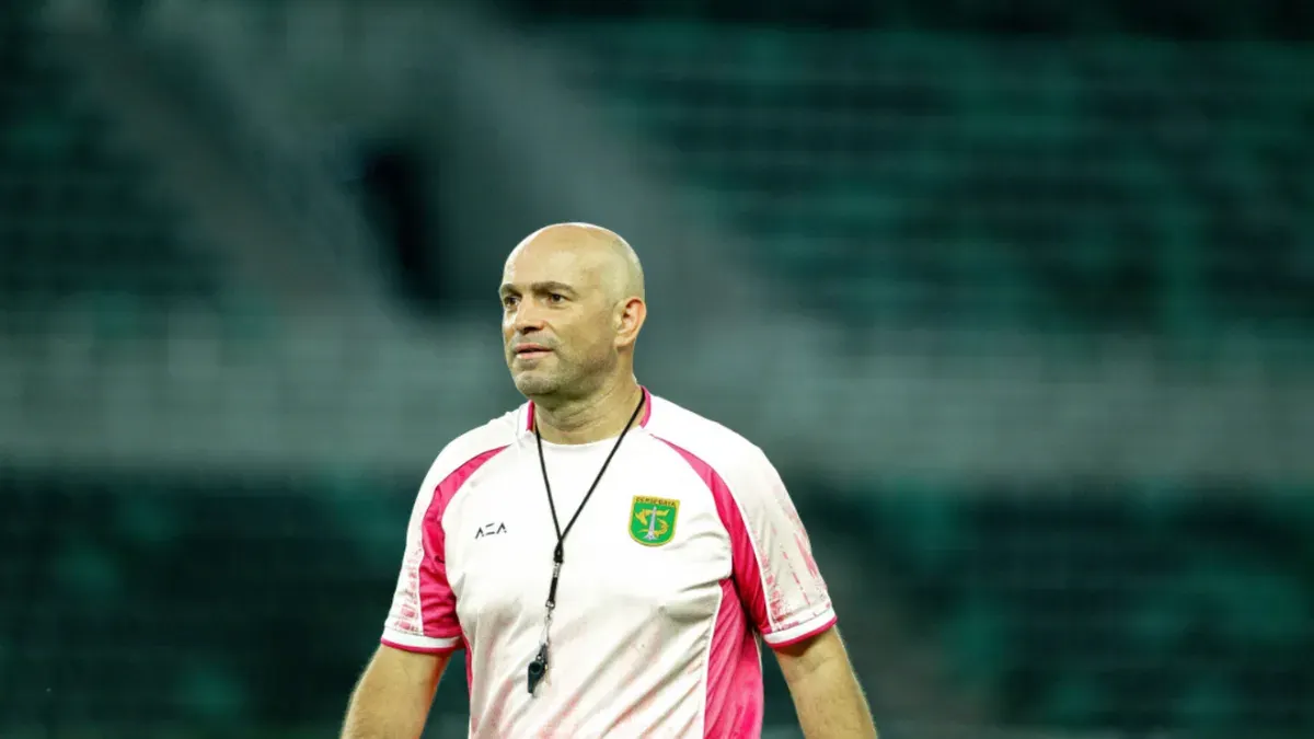 Potret pelatih Persebaya Surabaya, Bernardo Tavarez. (Sumber: Persebaya)