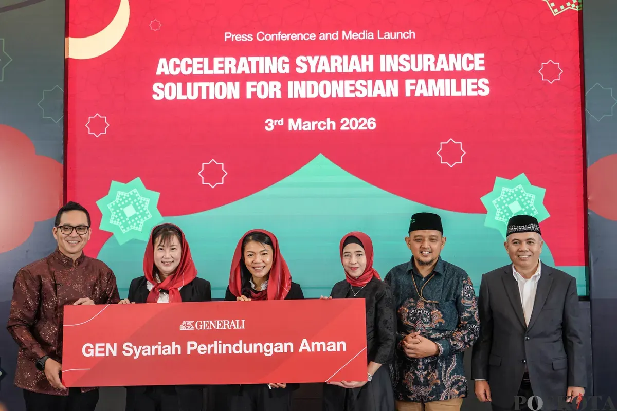 Director and CEO Generali Indonesia, Rebecca Tan, Director and Chf Agency Officer, Jutany Japit, Opr Grp Head, S Zawawi, Dwn Pgws Syariah A Supyadillah, Dir Lbg Pgbng Invts Wkf Dompet Dhuafa Prima H, Publik Figur, Akhmad Fadli di peluncuran GEN Syariah Perlindungan Aman di Jakarta, Selasa (3/3/2026) (Sumber: Poskota/Bilal Nugraha Ginanjar)