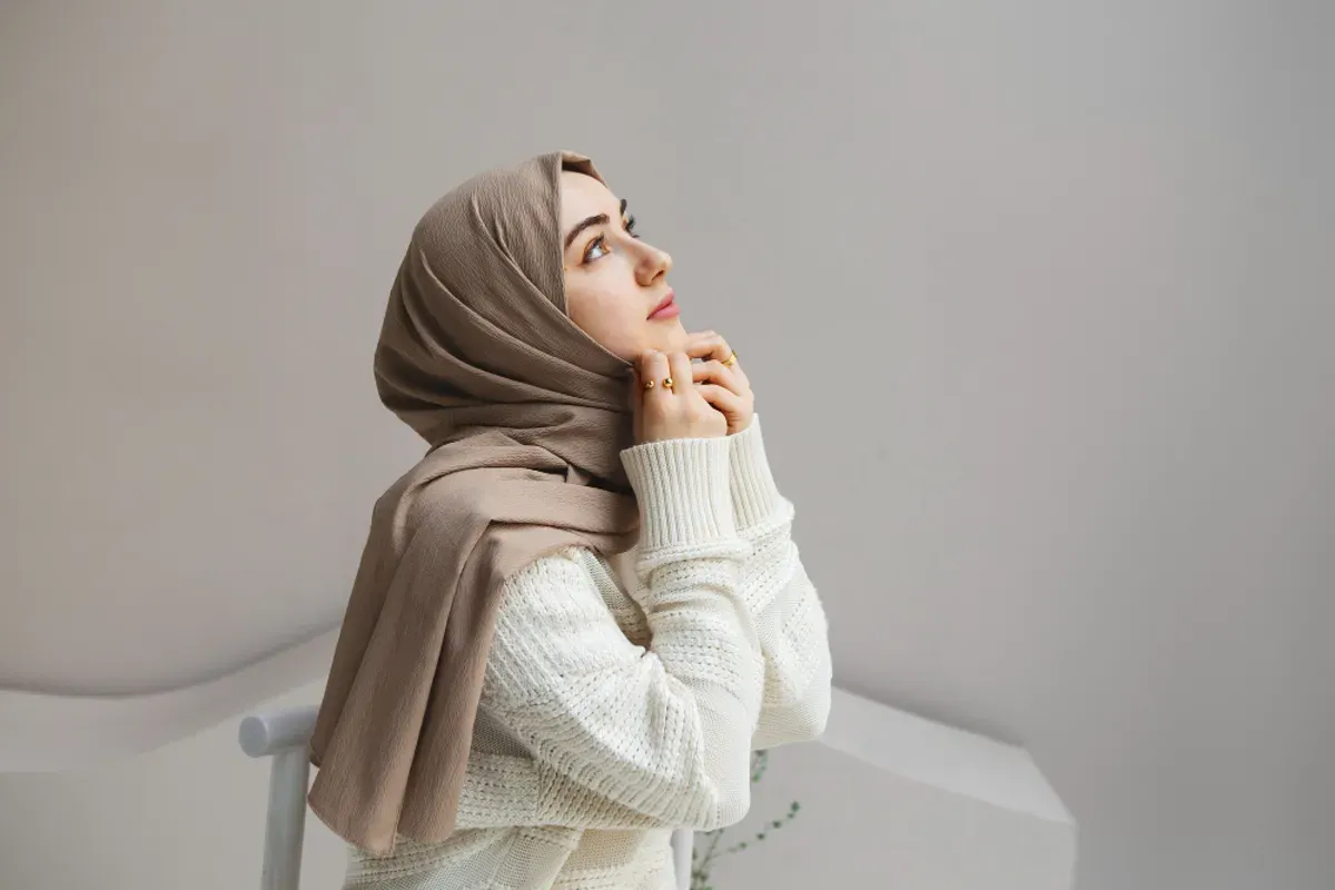 Rekomendasi tren hijab kekinian untuk Lebaran 2026. (Sumber: Freepik)