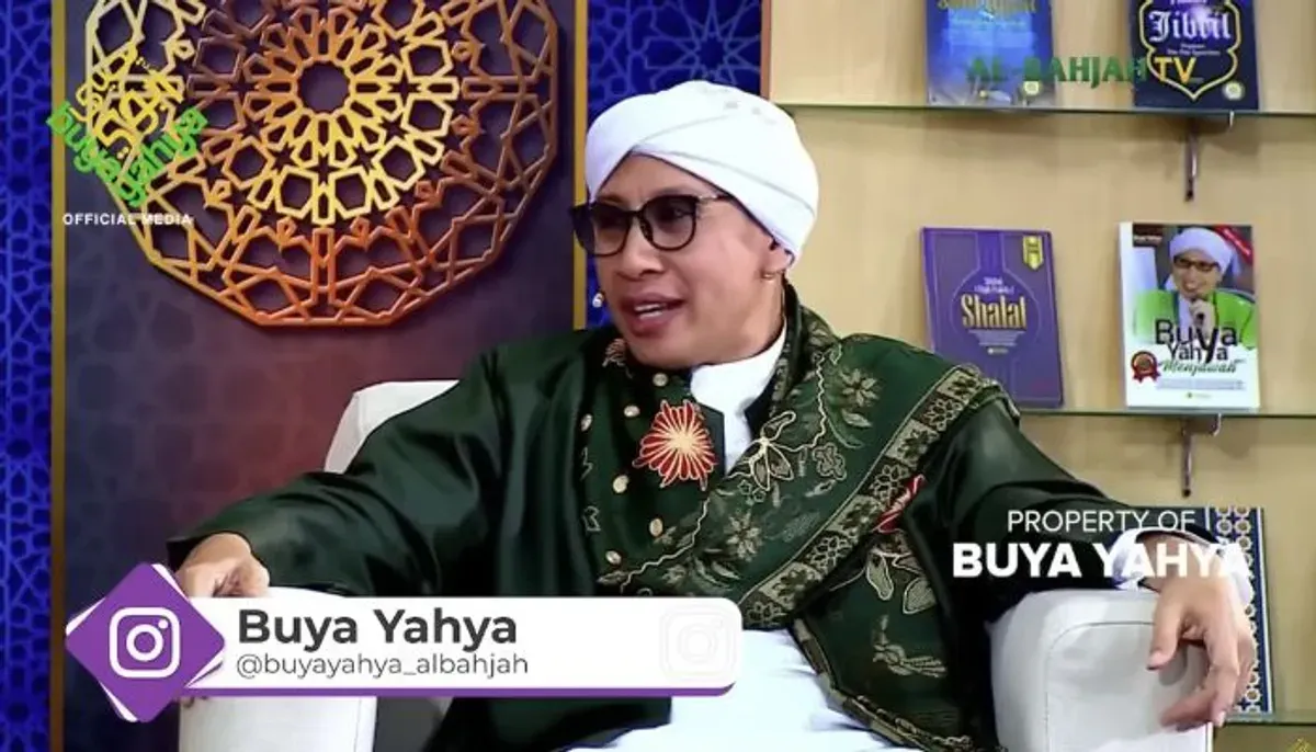 Menanggapi isu perang global, Buya Yahya mengingatkan agar umat Islam tidak mudah memastikan tanda kiamat. (Sumber: YouTube/Buya Yahya)