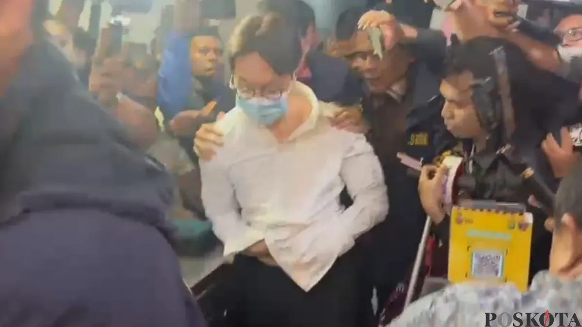 Polda Metro Jaya resmi menahan Dokter Richard Lee, setelah menjalani pemeriksaan tambahan sebagai tersangka dalam kasus dugaan pelanggaran perlindungan konsumen, Jumat, 6 Maret 2026. (Sumber: Poskota/Ali Mansur)