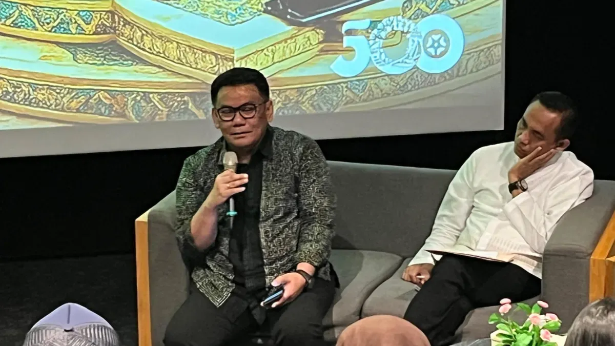Direktur Utama, Jakpro Iwan Takwin saat berdiskusi dengan awak media di Cikini, Jakarta Pusat, Sabtu, 7 Maret 2026. (Sumber: Poskota/M. Tegar Jihad)