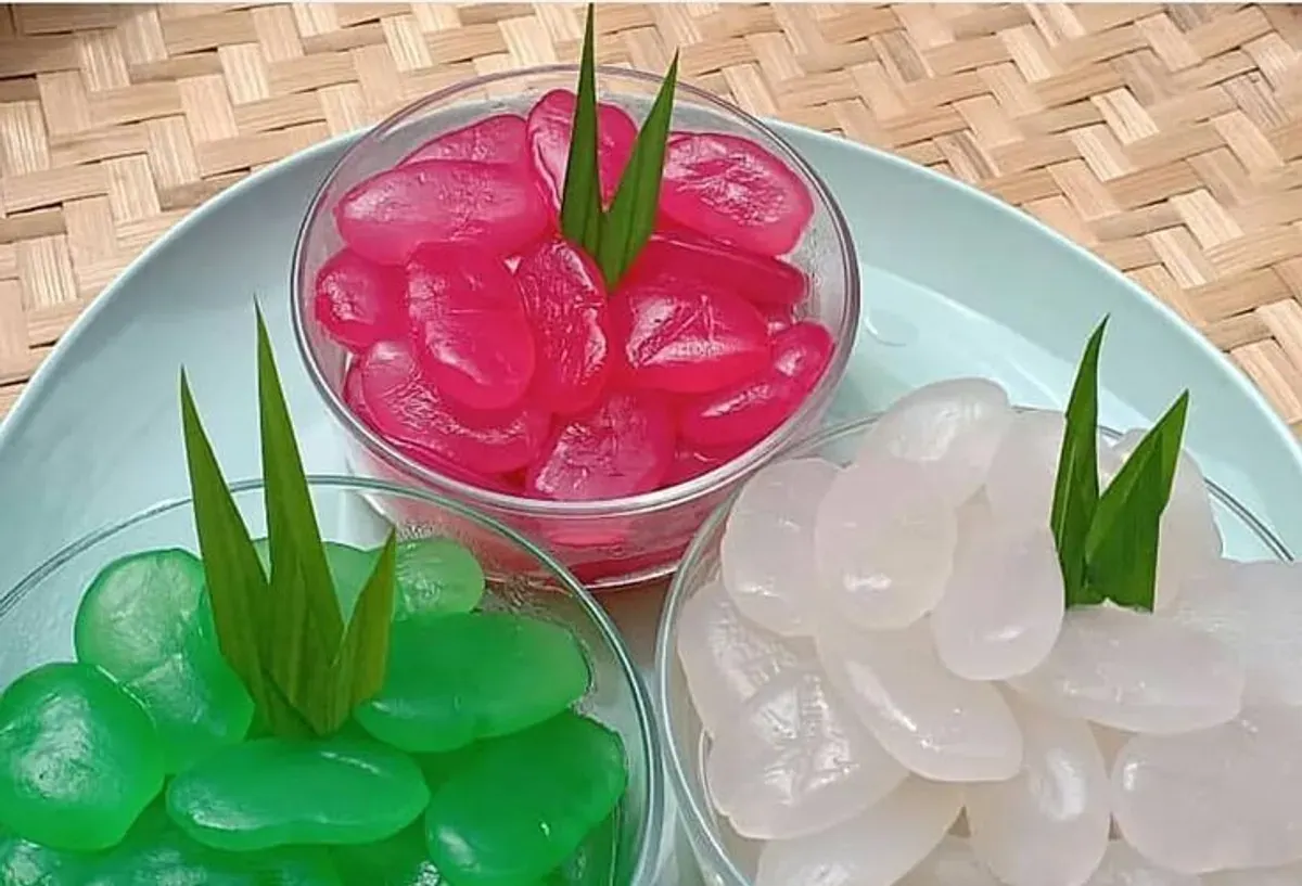 Kolang kaling menjadi salah satu takjil favorit saat Ramadan. Biji buah aren ini tidak hanya menyegarkan, tetapi juga mengandung air, serat, serta mineral yang bermanfaat bagi kesehatan tubuh saat berpuasa. (Sumber: Pinterest)