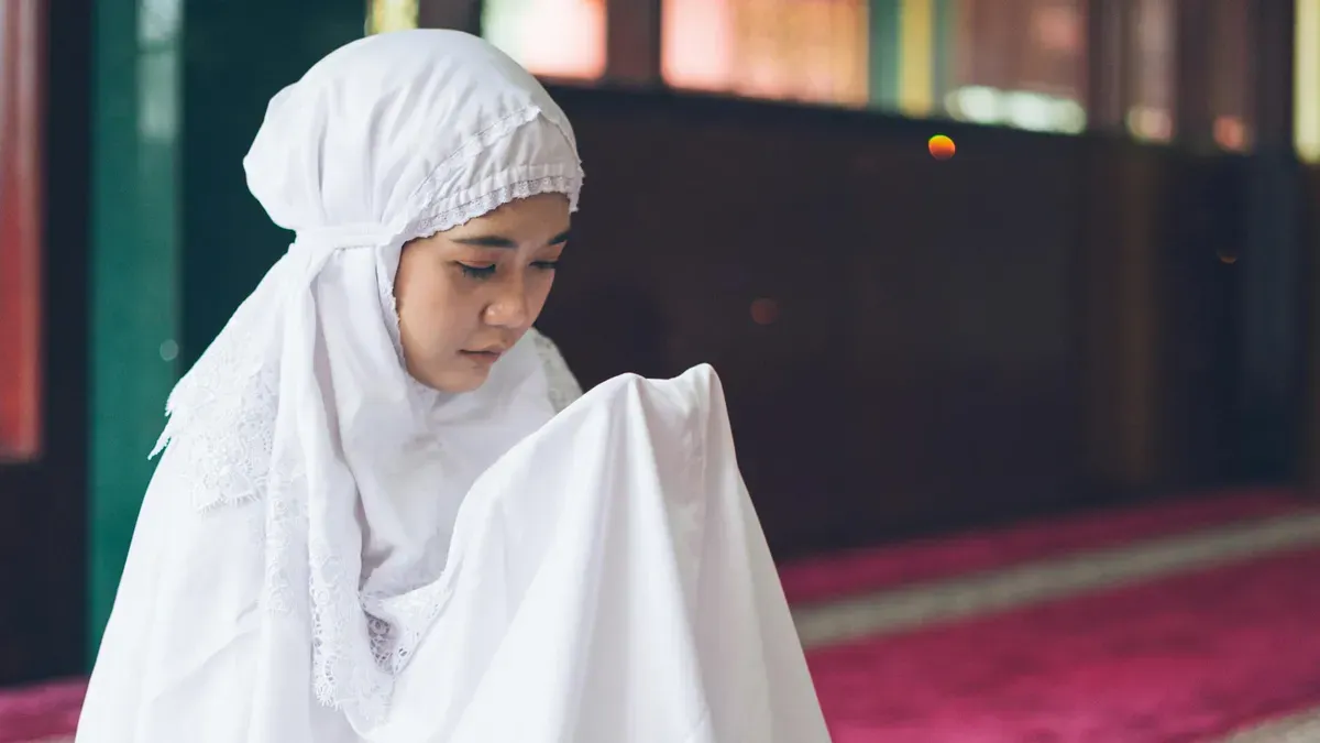 Ilustrasi - Berdoa pada 10 malam terakhir Ramadhan. (Sumber: Pexels/Rizk)