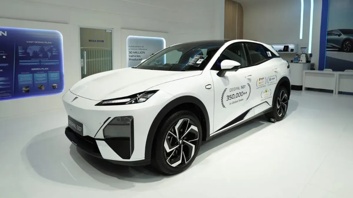 Tampilan mobil listrik Deepal S07 yang dilengkapi fitur keselamatan baterai bernama Golden Shield Battery. (Sumber: Dok. Changan)