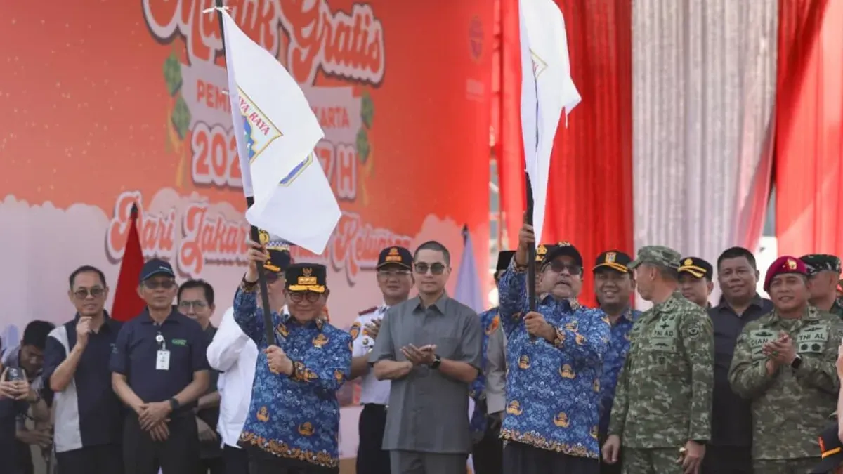 Pemprov Jakarta melepas peserta program mudik gratis di Silang Monas, Jakarta Pusat, Selasa, 17 Maret 2026. (Sumber: Dok. Bank Jakarta)
