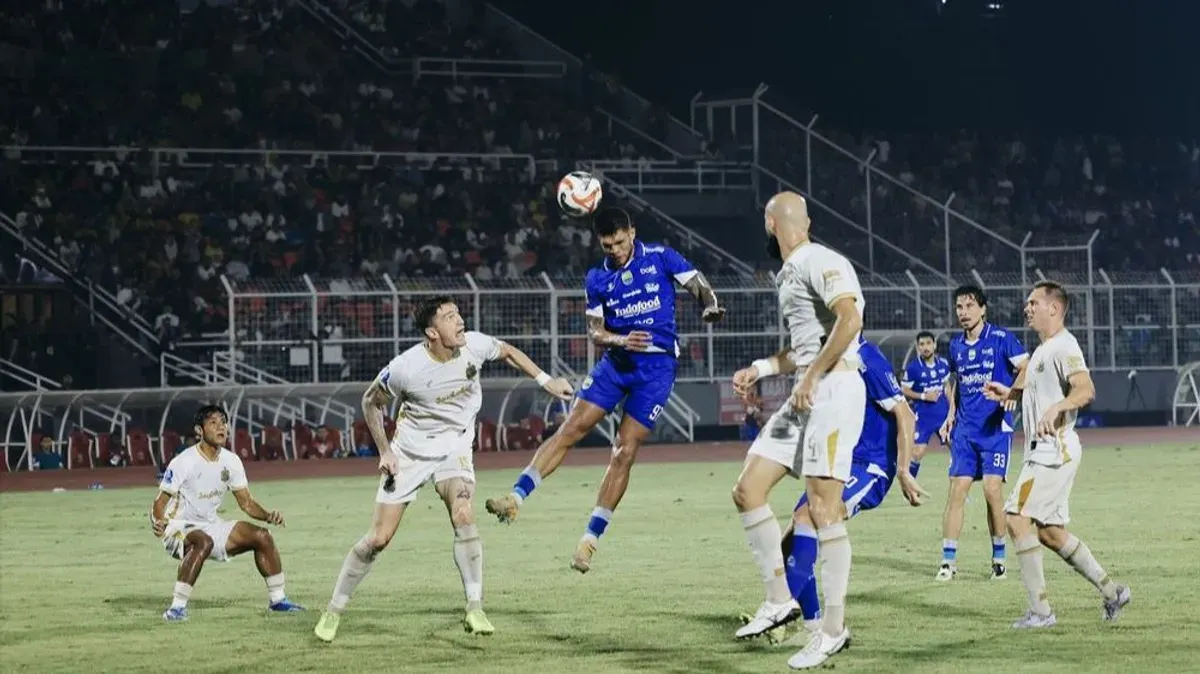 Persib Bandung berhadapan dengan Bhayangkara FC di Stadion Sumpah Pemuda Bandar Lampung, Kamis, 30 April 2026. (Sumber: Dok. Persib)