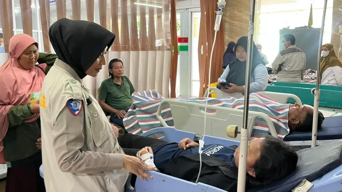 Korban tabrakan KRL vs KA Argo Bromo Anggrek di Stasiun Bekasi Timur, terbaring di rumah sakit. (Sumber: Dok. Polda Metro Jaya)