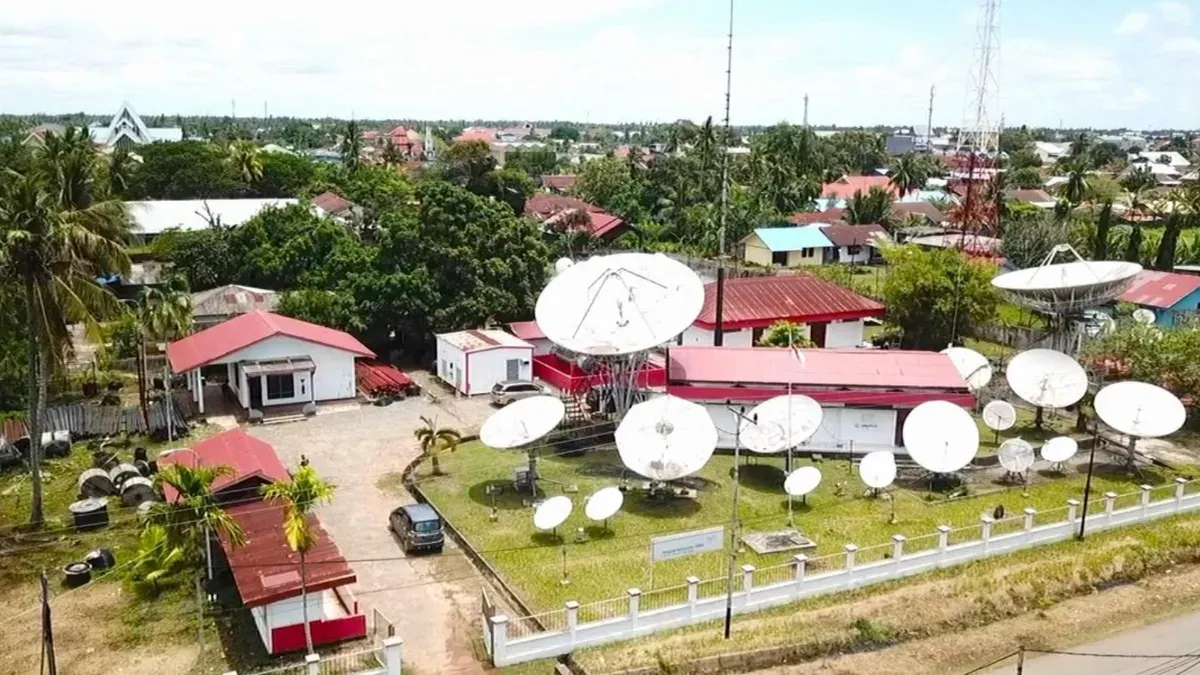 Telkomsat sebagai salah satu operating company Telkom terus memperkuat peranannya dalam mendorong pemerataan konektivitas digital di Indonesia Timur melalui optimalisasi layanan satelit dan pengembangan infrastruktur strategis. (Sumber: Istimewa)