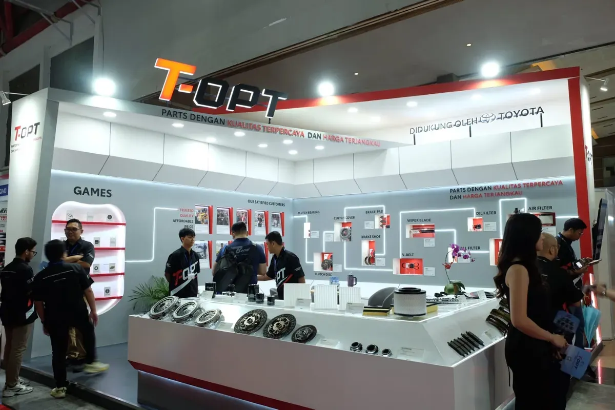 Booth Toyota dengan brand spare parts T-OPT di INAPA 2026 (Sumber: Toyota)