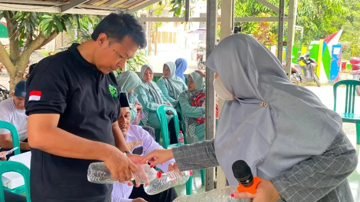 Pemerintah Kabupaten Bekasi mewajibkan pembentukan Bank Sampah Unit (BSU) di setiap Rukun Warga (RW) sebagai langkah strategis memperkuat pengelolaan sampah terpadu berbasis masyarakat. (Sumber: Pemkab Bekasi)