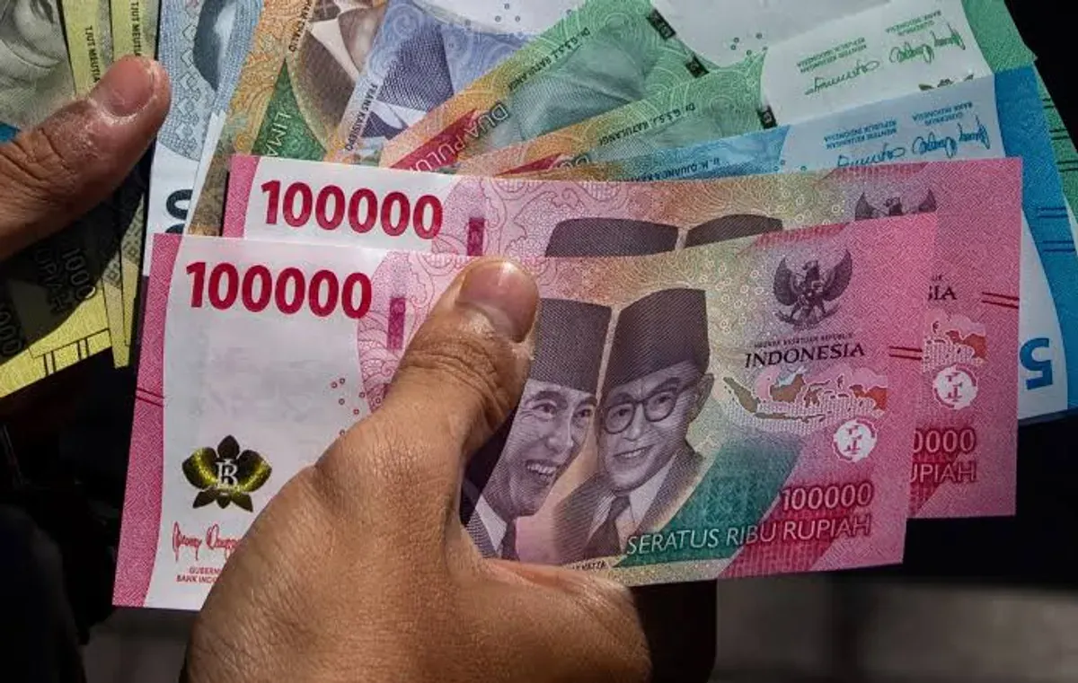 Ilustrasi uang Bantuan Subsidi Upah (BSU) melalui situs resmi Kementerian Ketenagakerjaan. (Sumber: Wikimedia Commons)