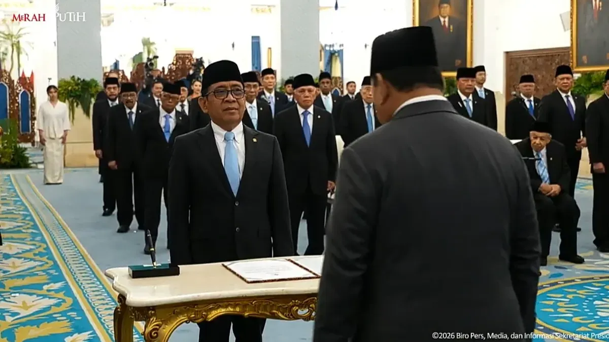 Pratikno dilantik Presiden Prabowo Subianto menjadi Ketua Wantimpres. (Sumber: Tangkapan layar YouTube/Sekretariat Presiden)