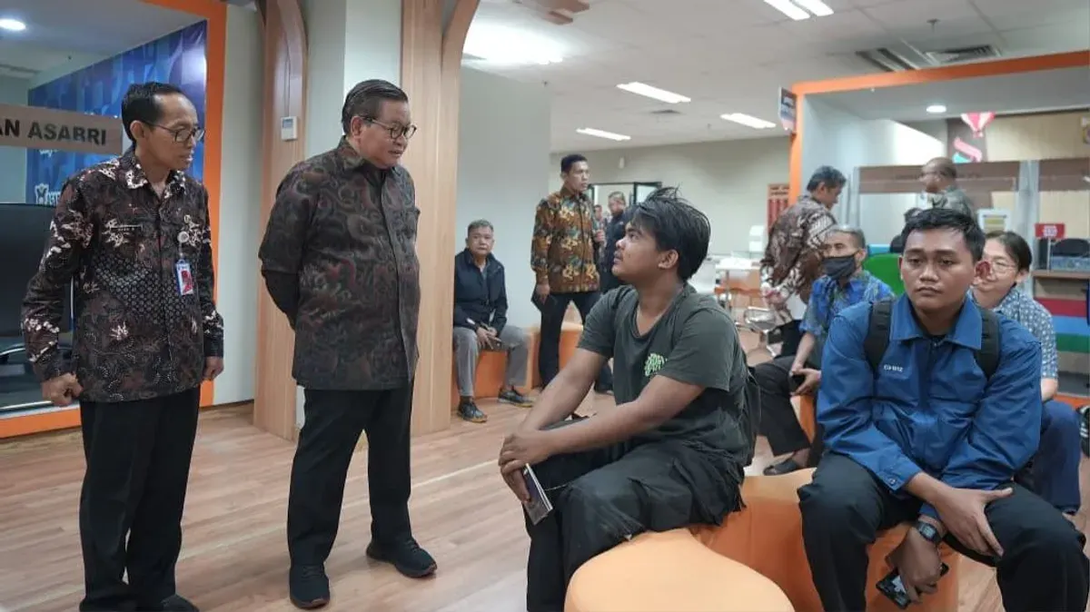 Gubernur Jakarta, Pramono Anung mengecek efektivitas pelayanan di MPP DPMPTSP Jakarta, Jalan HR Rasuna Said, Kuningan, Jakarta Selatan, Jumat, 2 Oktober 2026. (Sumber: Dok. Pemprov Jakarta)