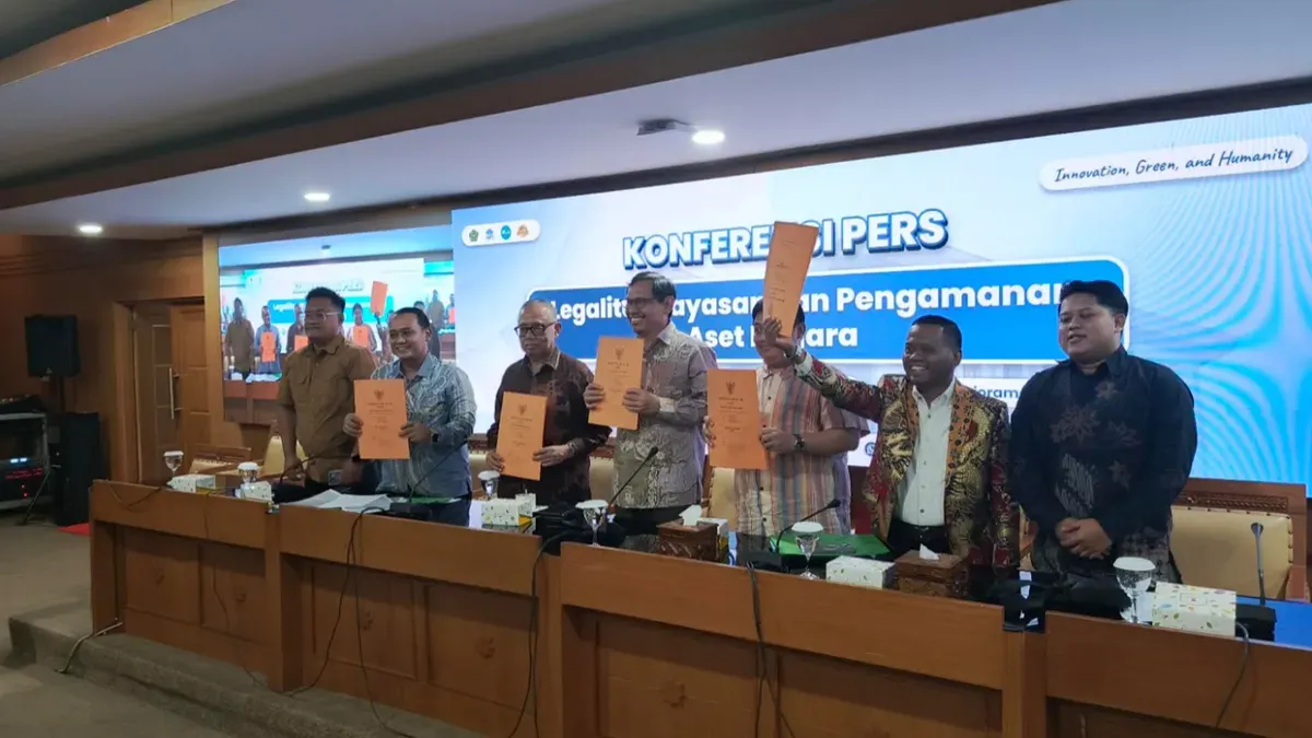 Universitas Islam Negeri (UIN) Syarif Hidayatullah Jakarta saat menggelar konferensi pers terkait legalitas yayasan dan pengelolaan aset pendidikan, di Gedung Auditorium UIN Jakarta, Tangerang Selatan. (Sumber: Poskota/Ali Mansur)