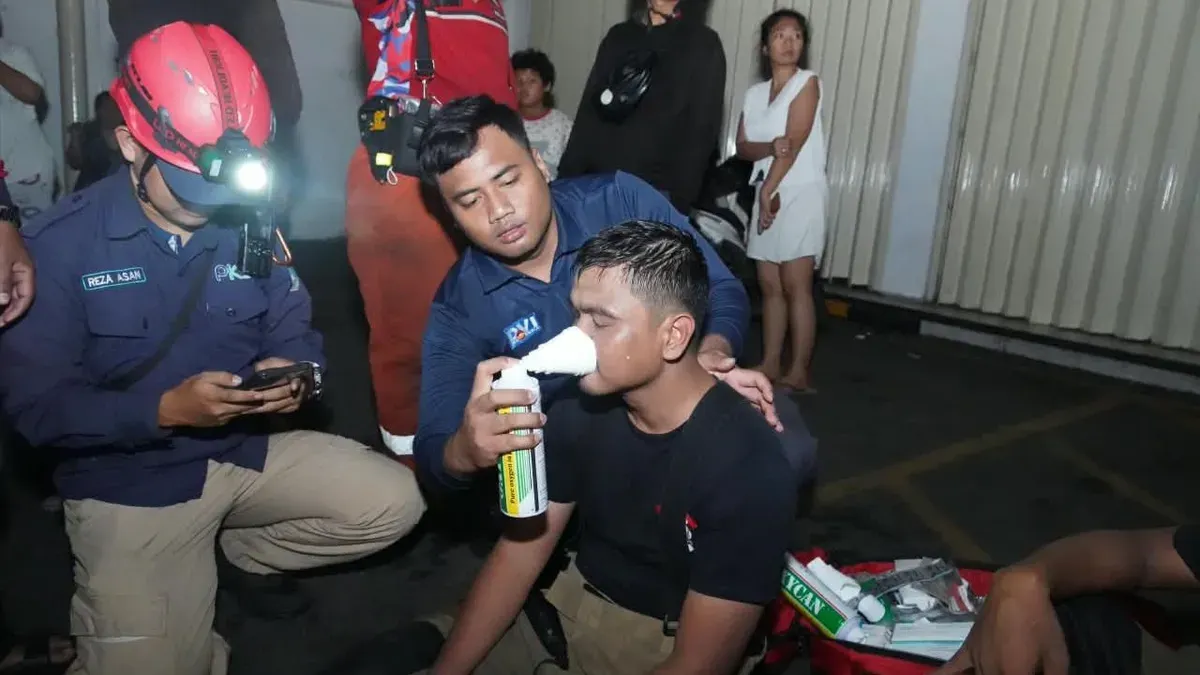 Penanganan petugas pemadam kebakaran di kawasan Kramat, Senen, Jakarta Pusat, Kamis, 8 Oktober 2026, malam WIB. (Sumber: Dok. Istimewa)