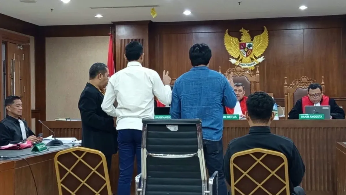 Saksi Ari Krisdianto Malega dan Alandra Putra Prihardianto memberikan keterangan dalam sidang dugaan pemerasan dan pengancaman terdakwa Bangun Paulus Tudungta di PN Jakarta Pusat, Kamis (8/10/2026). (Sumber: Istimewa)