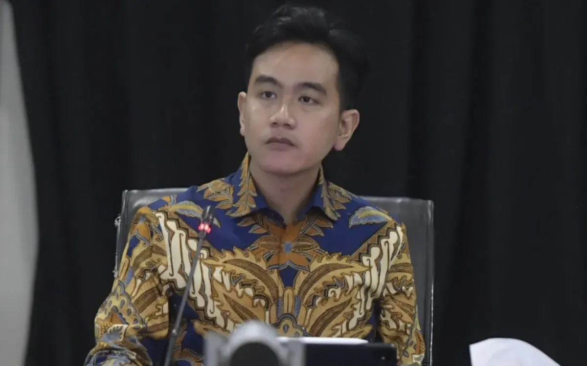 Seluruh komisioner KPU dan Bawaslu dilaporkan ke DKPP oleh Themis Indonesia dan Yayasan Dewi Keadilan Indonesia terkait dugaan pelanggaran etik dalam proses pencalonan GIbran. (Sumber: Setwapres)