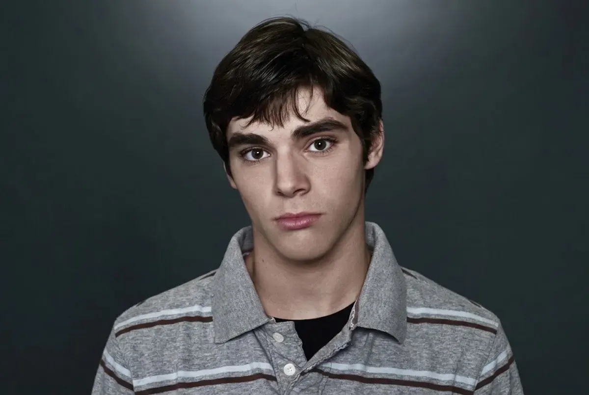 RJ Mitte, pemeran Walter White Jr. di Breaking Bad, meninggal dunia pada 12 Oktober 2026. (Sumber: X/@CultureCrave)