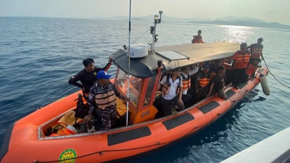 Kapal KM Feronia tenggelam di Labuan Bajo pada Selasa, 13 Oktober 2026 diduga disebabkan karena arus laut yang kuat. (Sumber: Dok. Basarnas)