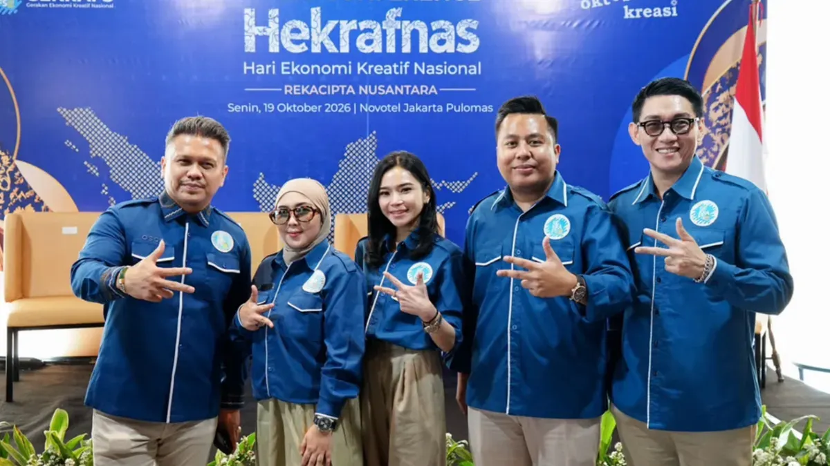 Dari kiri ke kanan: Osco Olfriady Letunggamu, Ketua Komite Luar Negeri DPP Gekrafs, Temi Sumarlin, Sekjen DPP Gekrafs, Aqilla Rahmani, Ketua Komite Hekrafnas 2026 Tommy William Tampubolon, dan Riefian Fajarsyah (Ifan Seventeen). (Sumber: Istimewa)